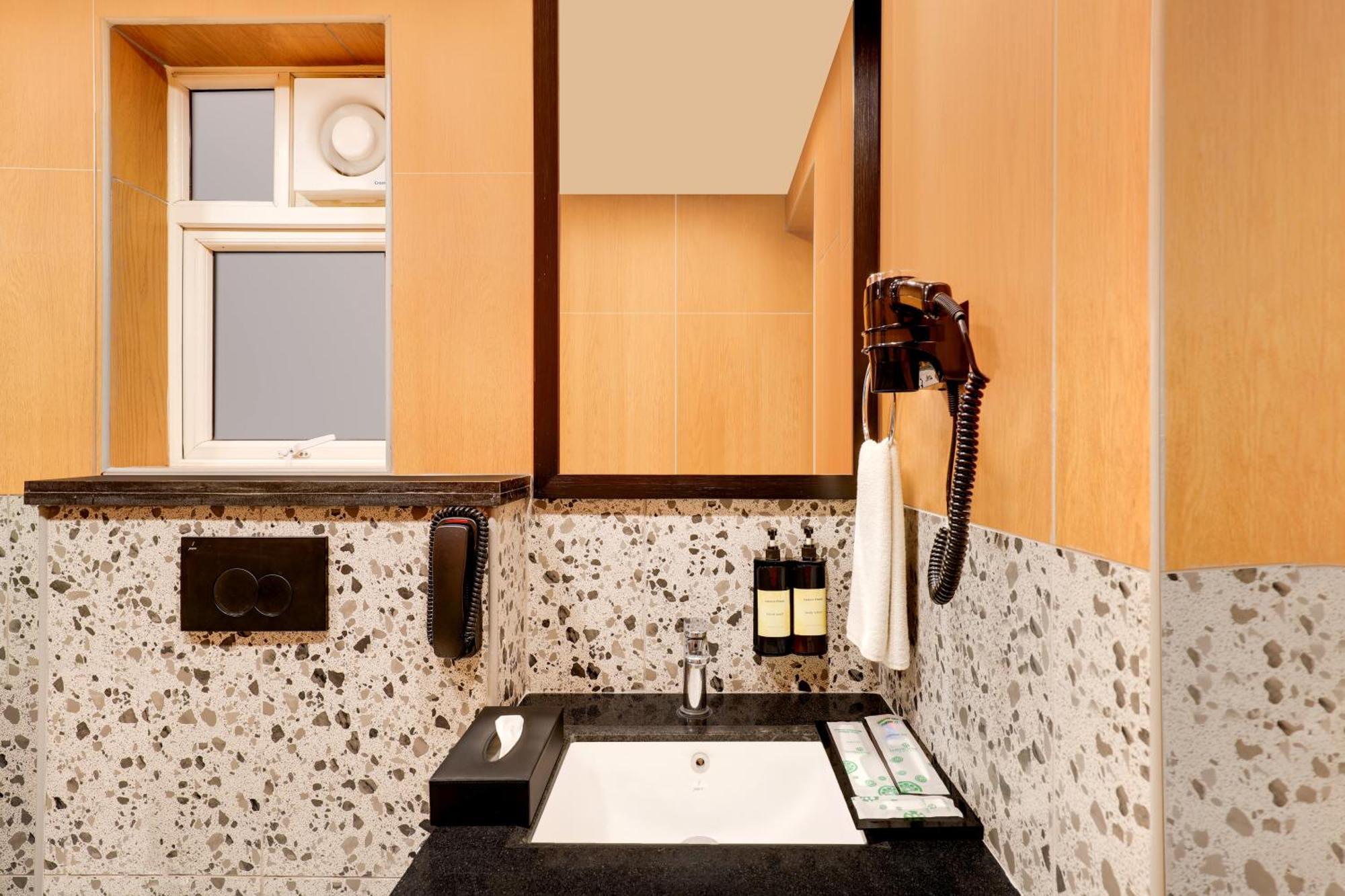 Lemon Tree Suites, Whitefield, Bengaluru Bilik gambar